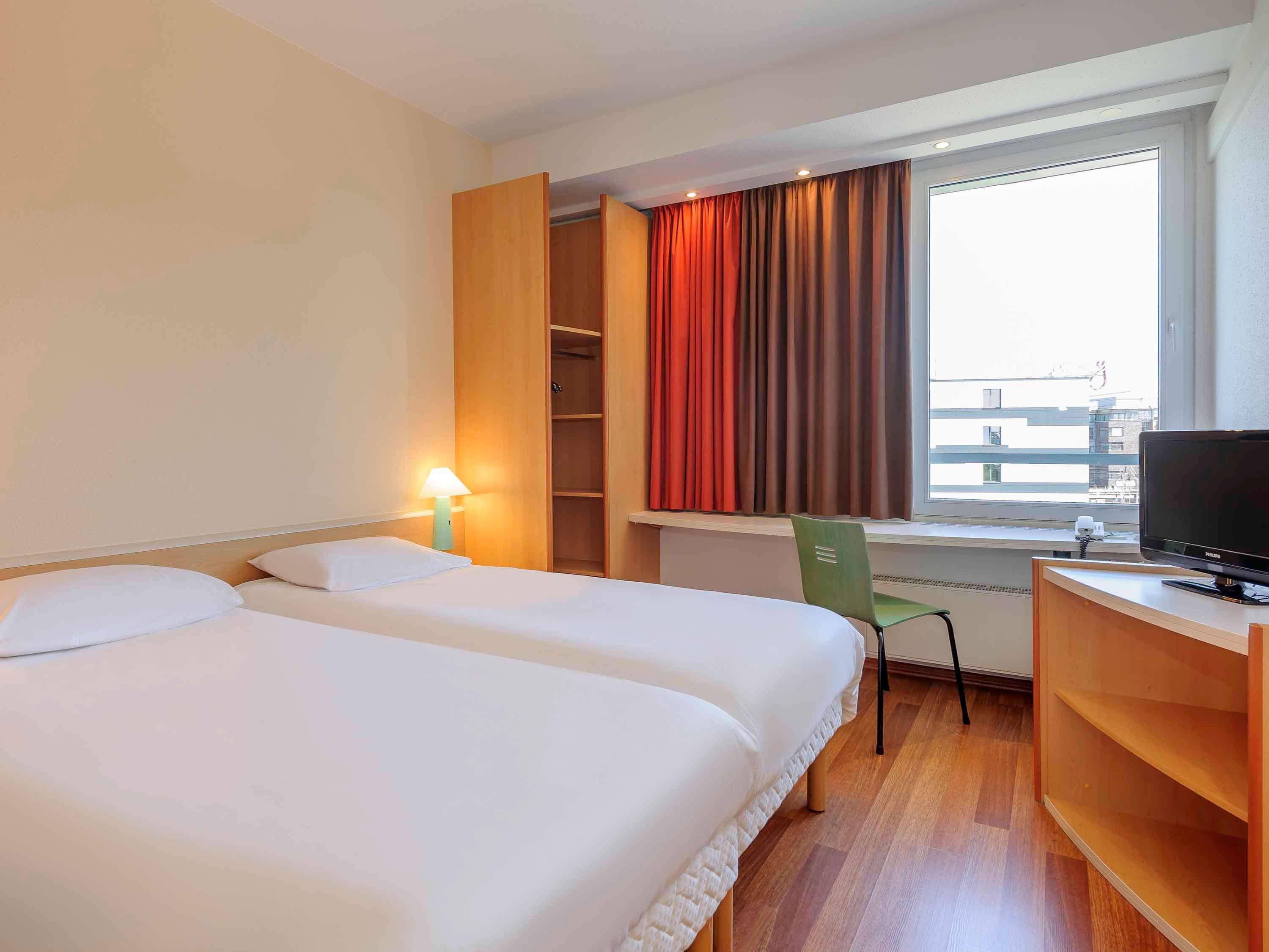 Me And East Side, By Hyatt Hotel 4*