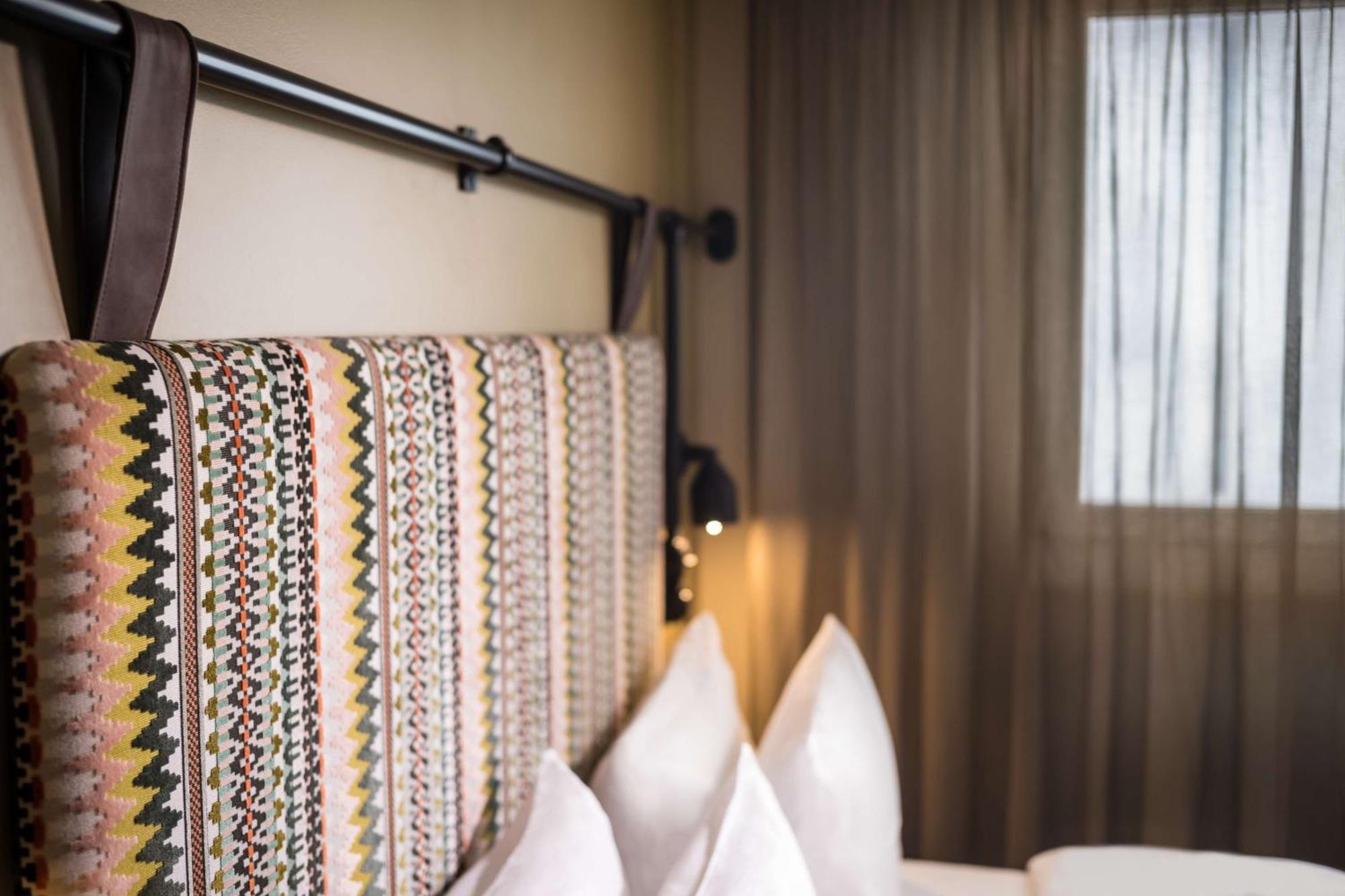 Hotel Me And East Side, By Hyatt 4*