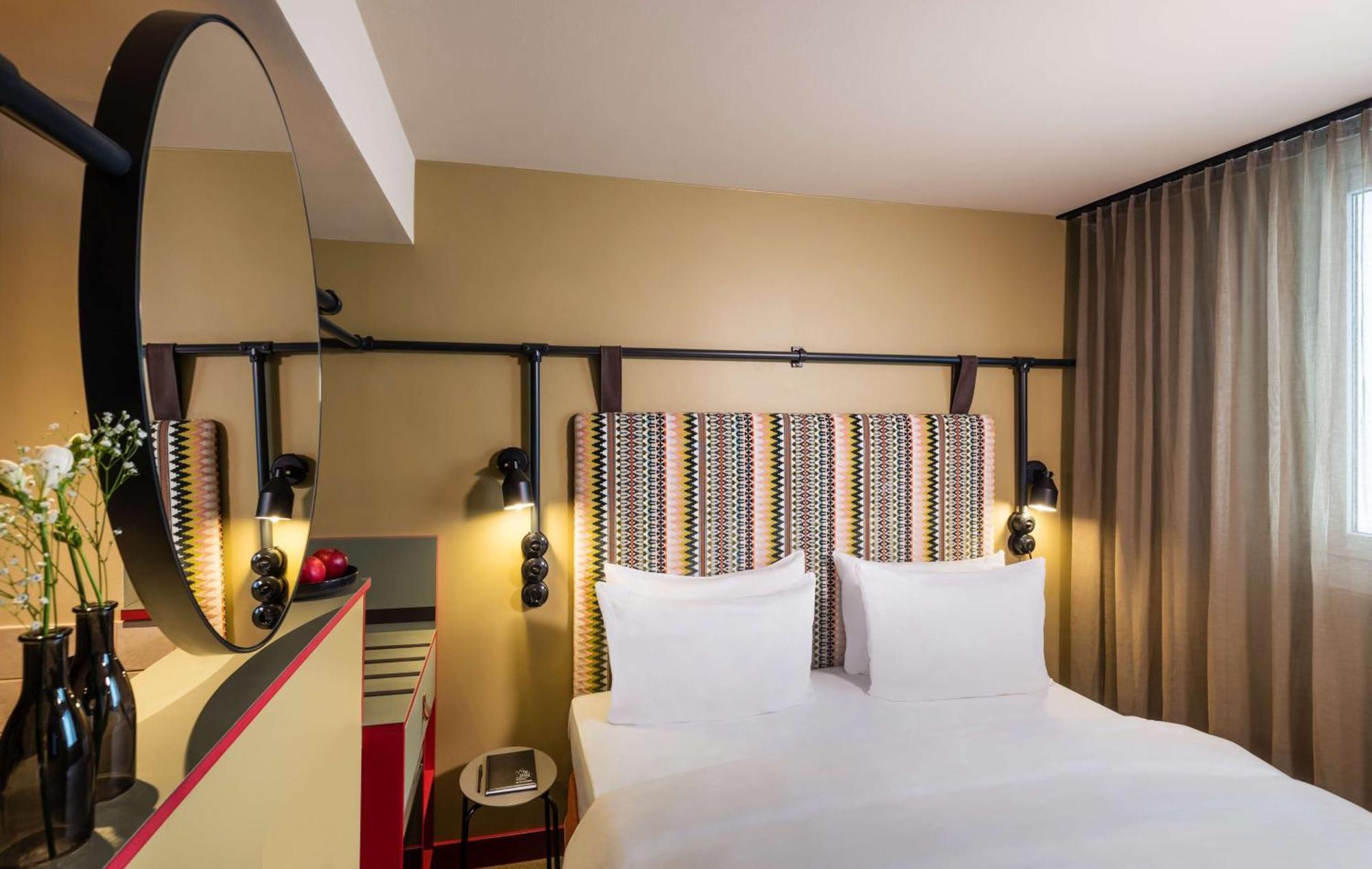 Me And East Side, By Hyatt 4*
