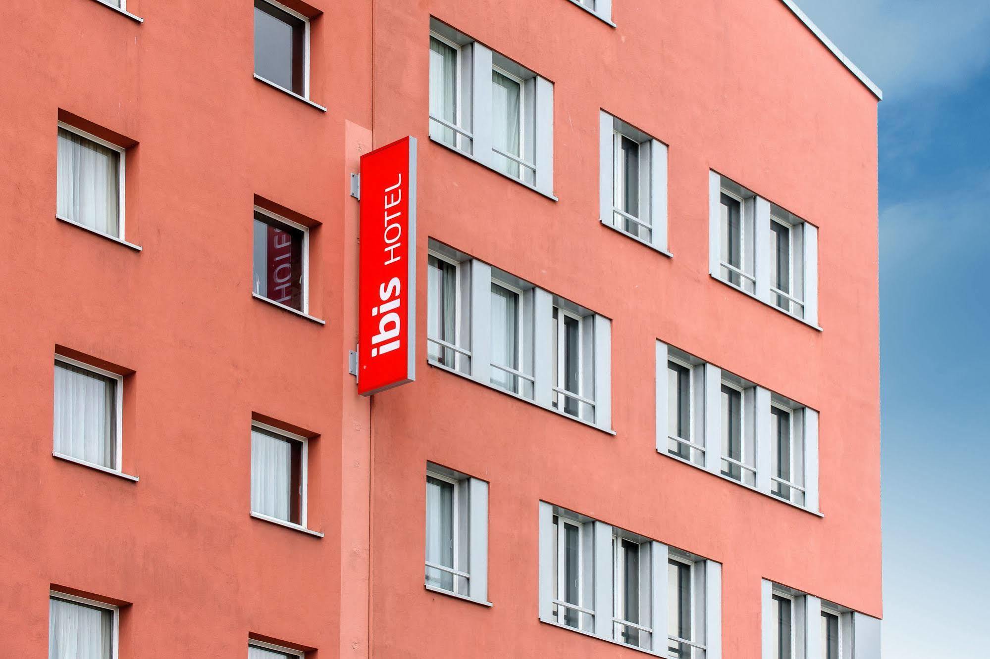 Hotel Me And East Side, By Hyatt 4*