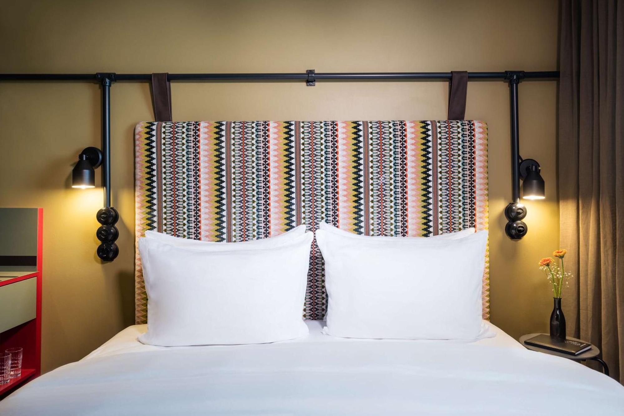 Me And East Side, By Hyatt 4*